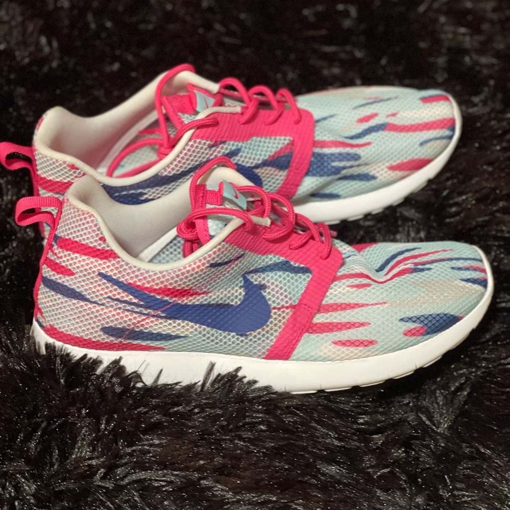 Kids Nike Rosche One Flight Weight size 7Youth
